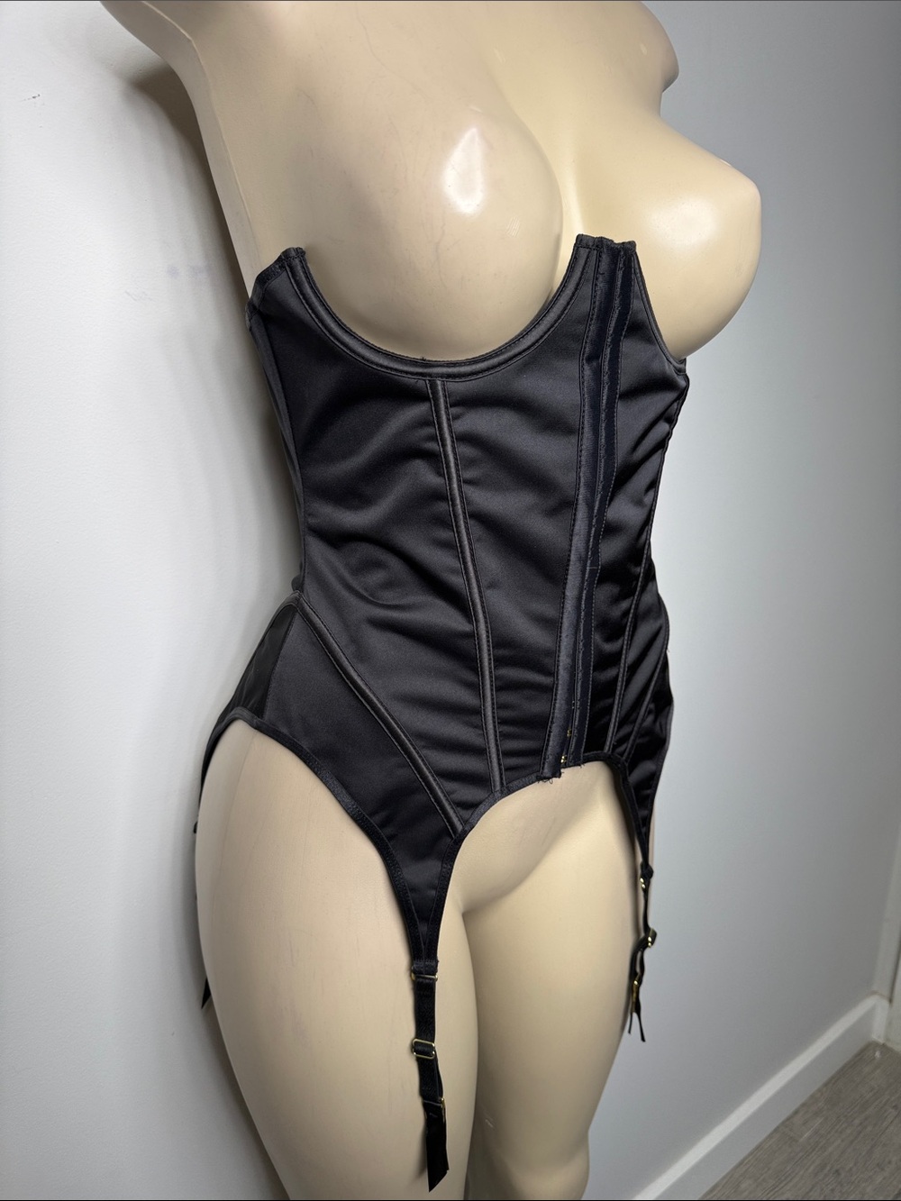 Frederick's of Hollywood Black Satin Corset Garter - Picture 2 of 8